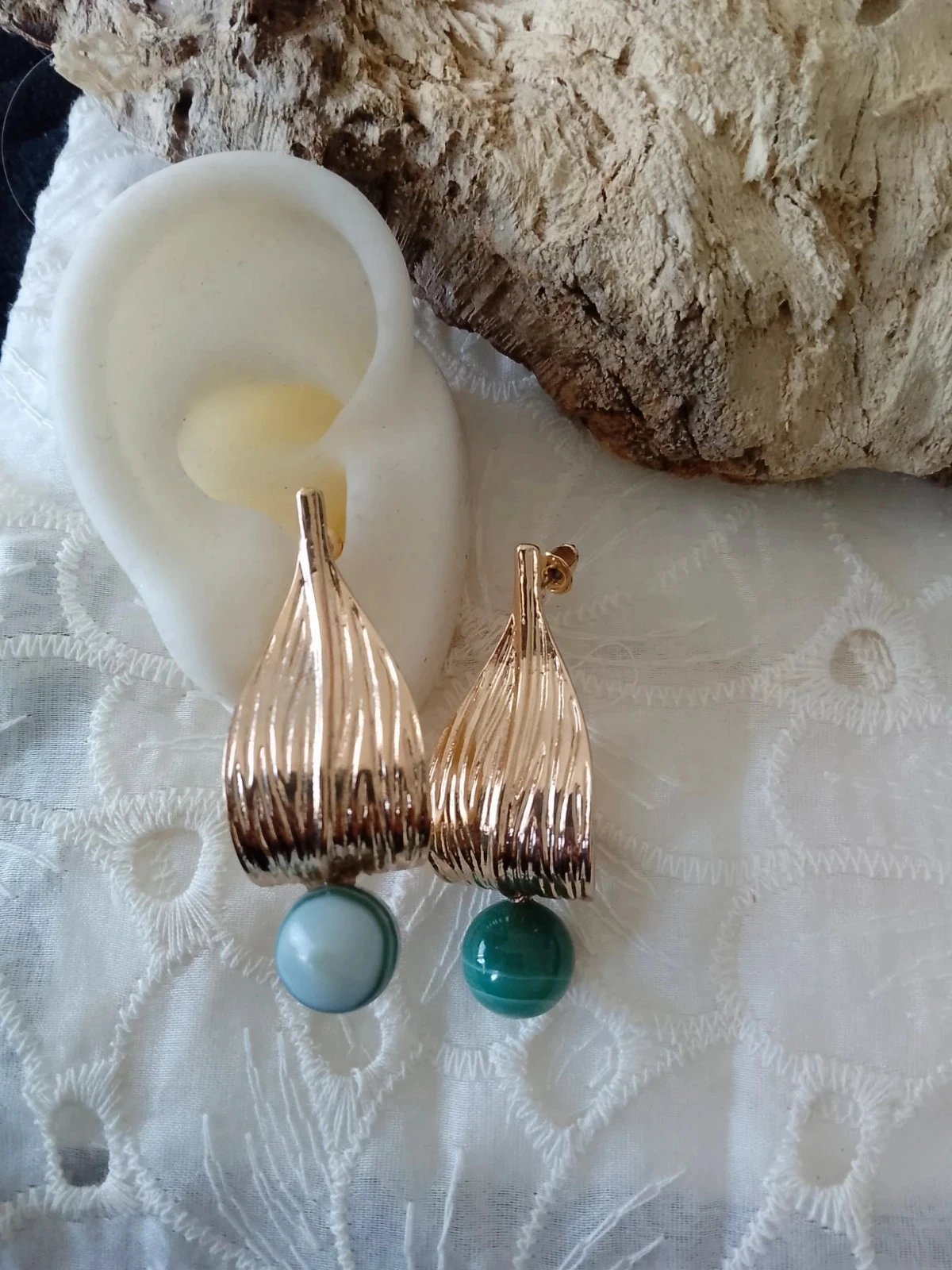Boucles d'oreilles bohèmes a ier inoxydable et pierres naturelles agate vertes – photo 3